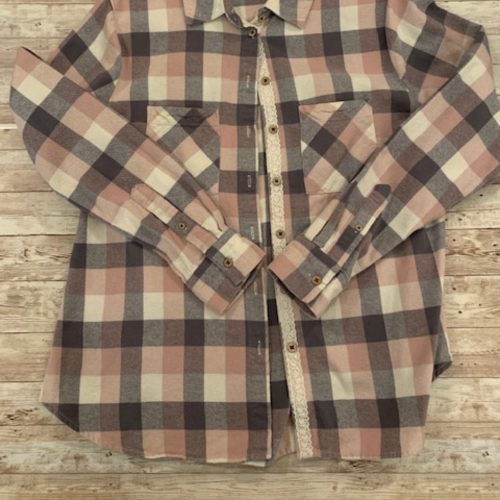 Shyanne Flannel Shirt with Lace Detail - Picture 3 of 9